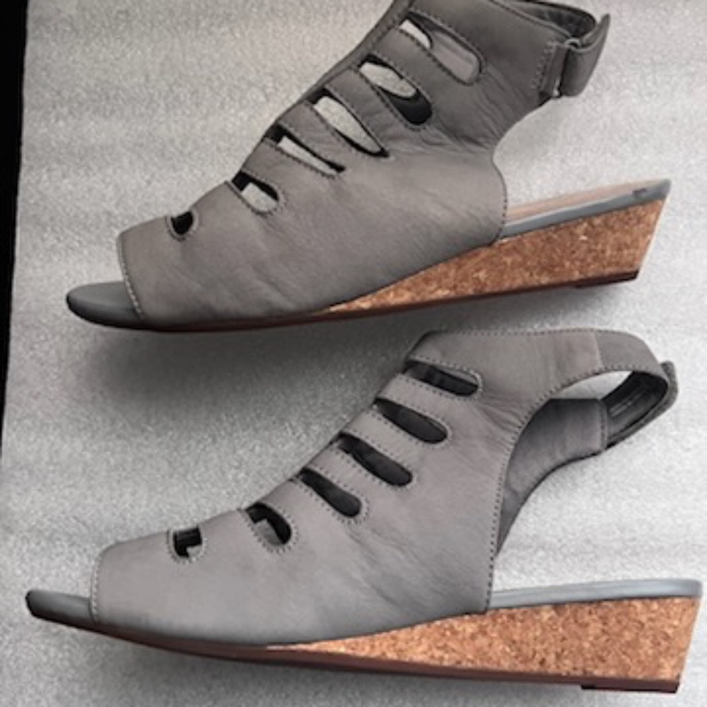 Clarks Collection Sing Wedge Sandals Gray 10M